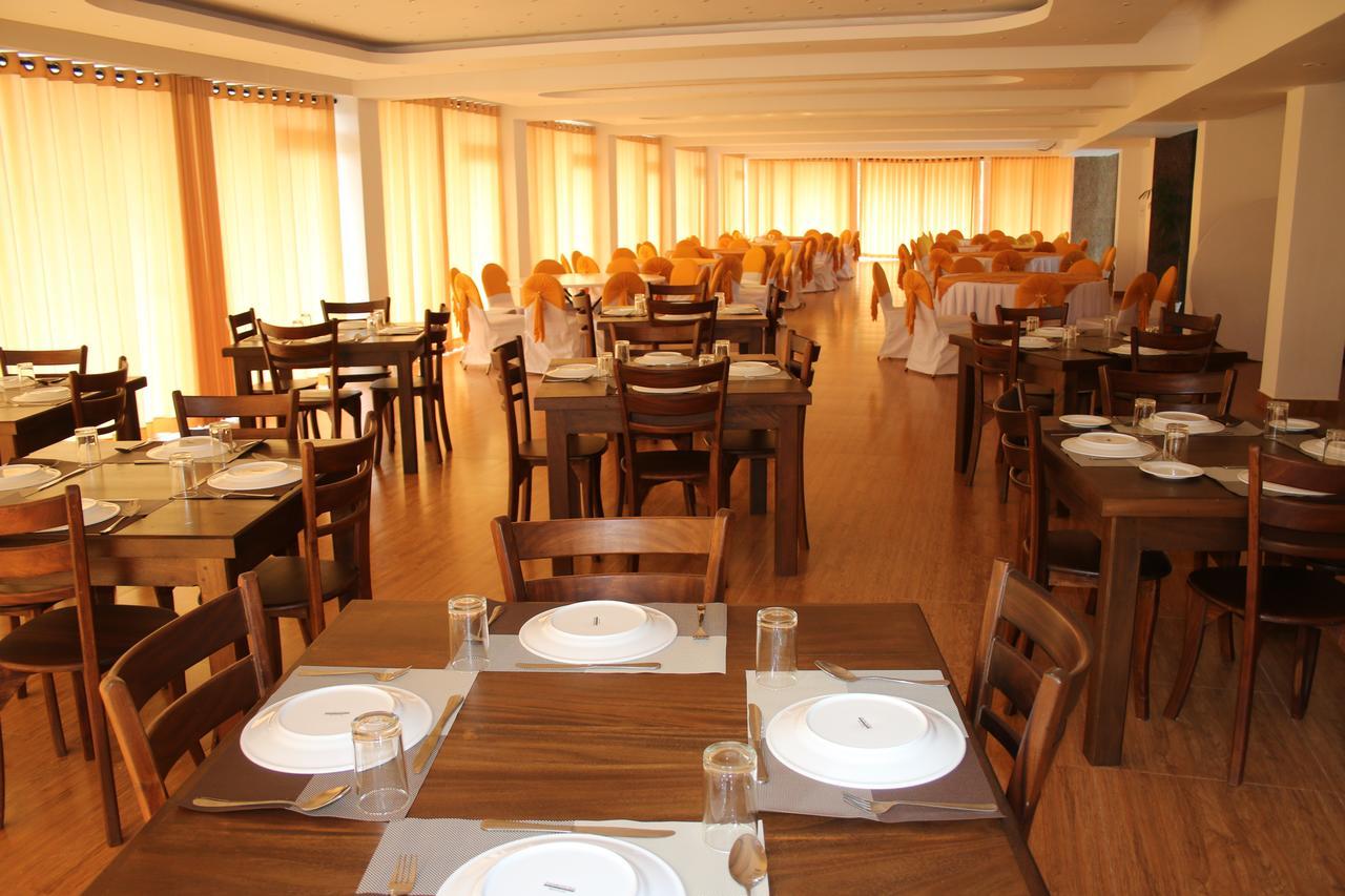 Sky View Grand Hotel Kandy Exterior foto